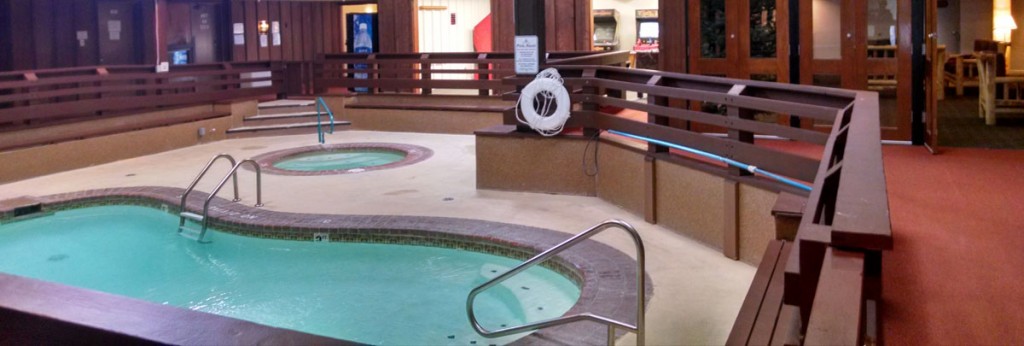 Sunrise Park Resort Pool and Jacuzzi